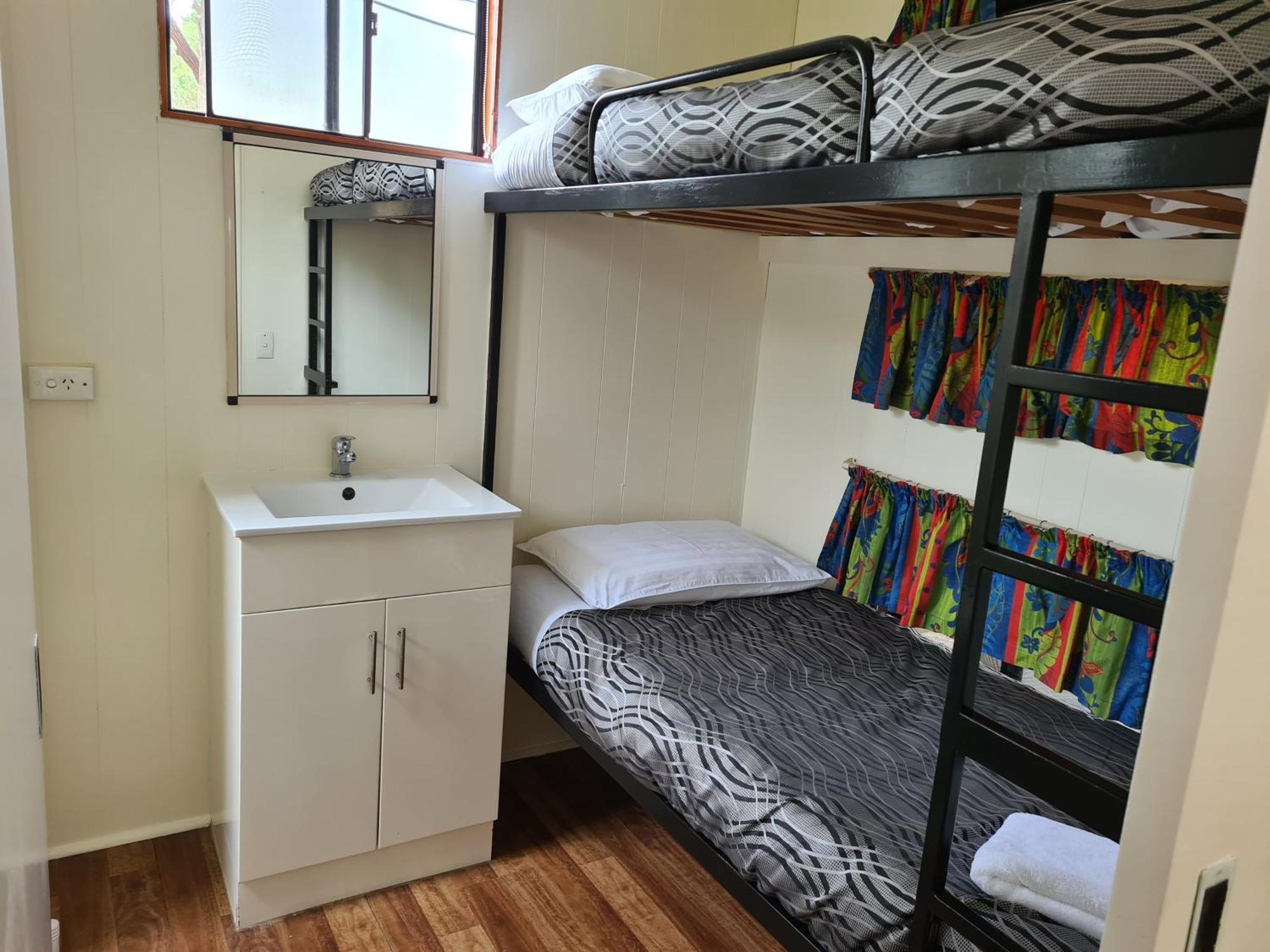 Mallacoota'S Shady Gully Caravan Park Esterno foto