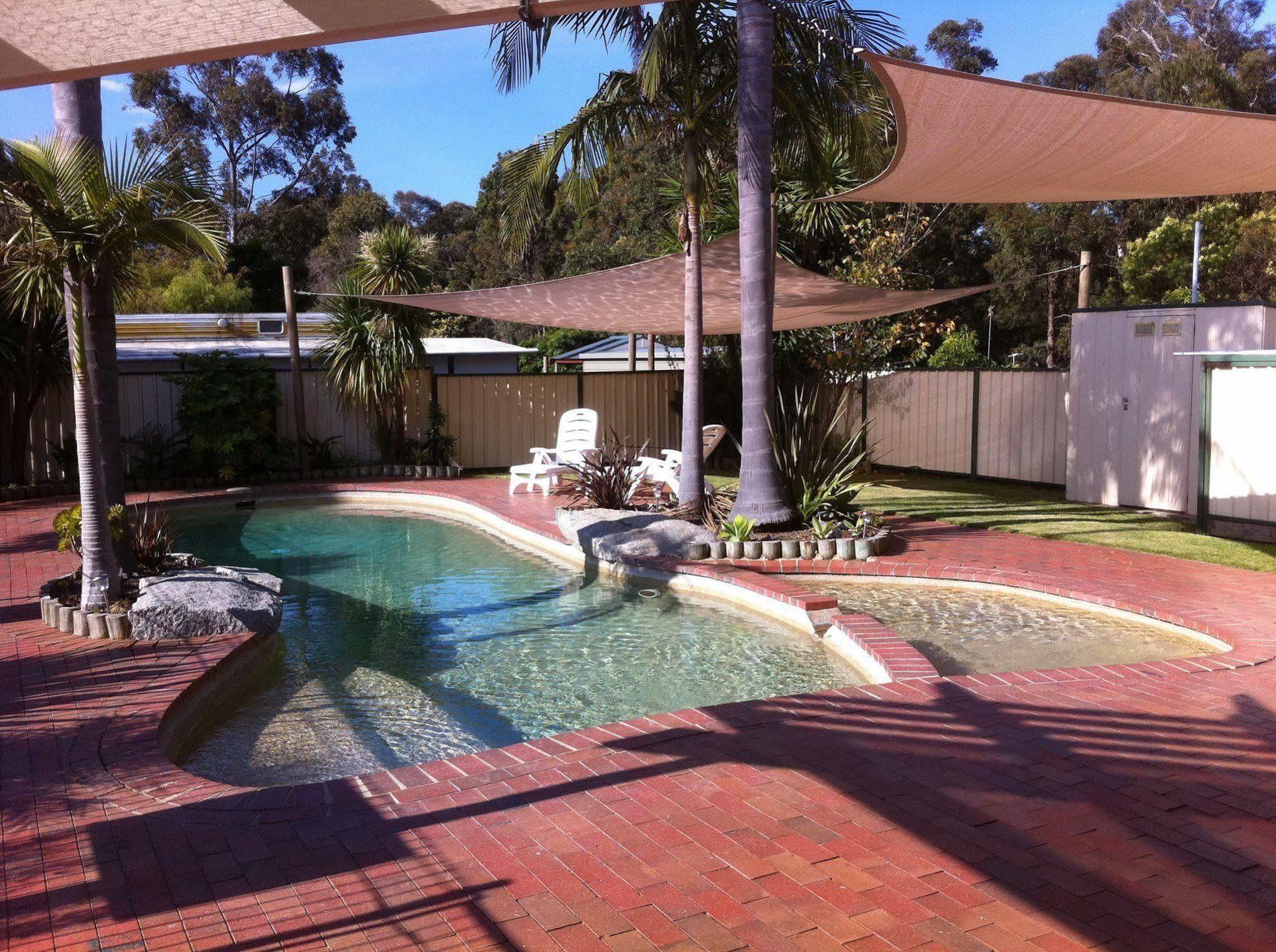 Mallacoota'S Shady Gully Caravan Park Esterno foto